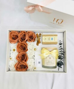 Quà tặng thiết kế – Nến thơm và Hoa theo tên 01