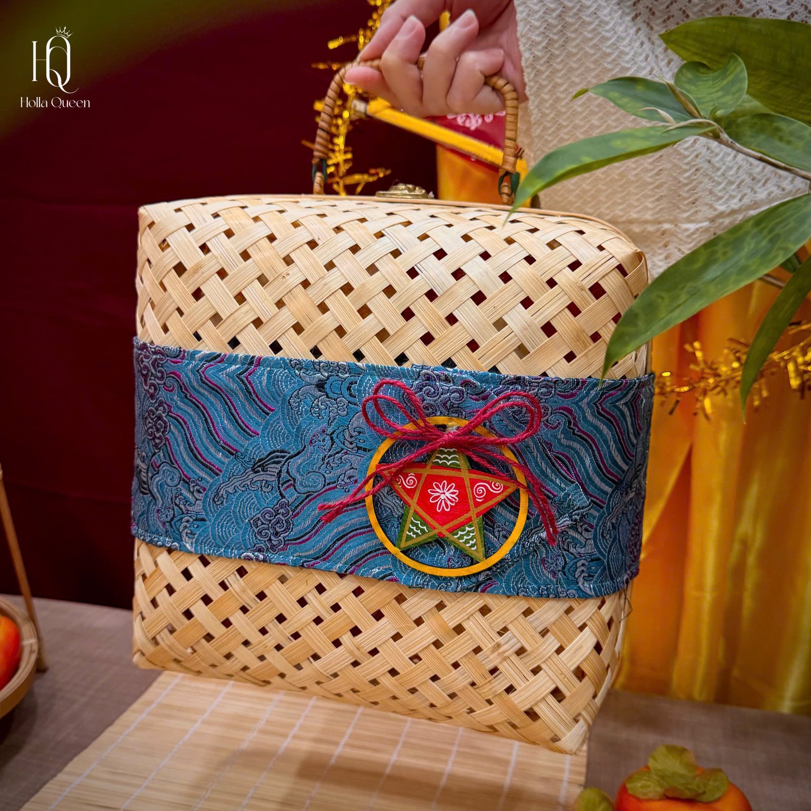 Set quà Trung thu - Chuyện của Cuội của Holla Queen